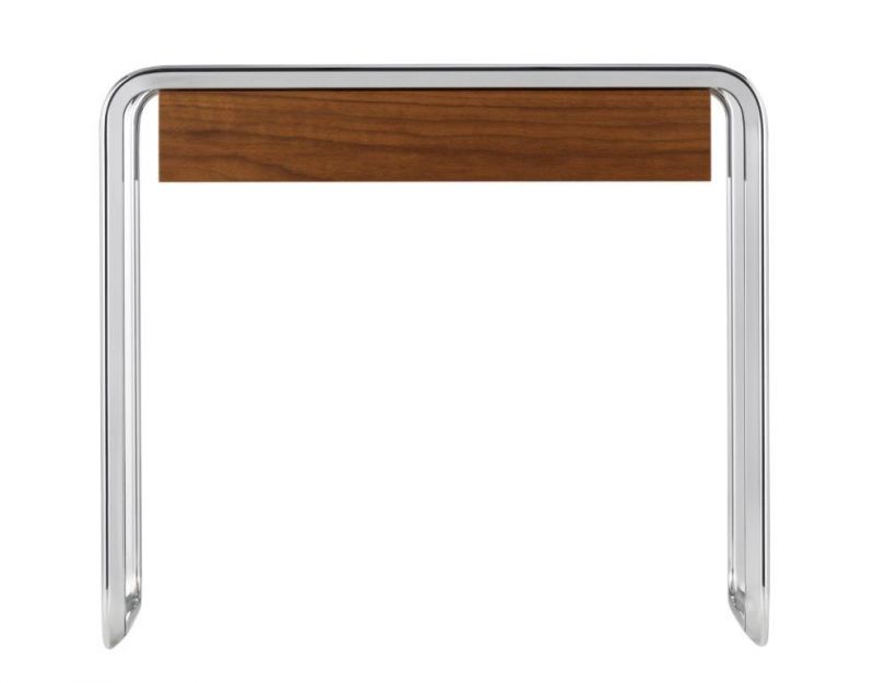 K2A Oblique Beistelltisch von Tecta mit verchromtem Gestell und Holzplatte, modernes Design.